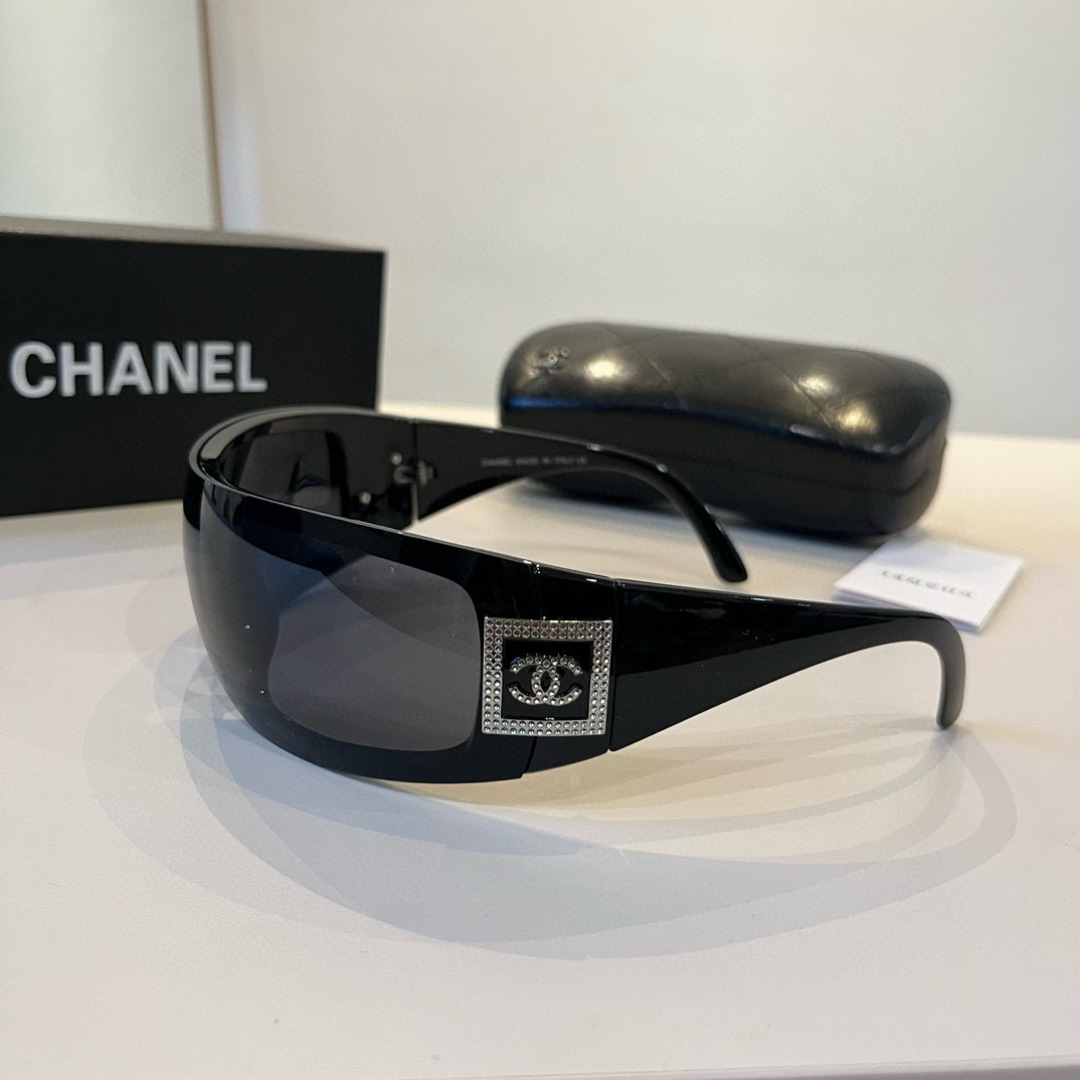 Chanel round frame sunglasses