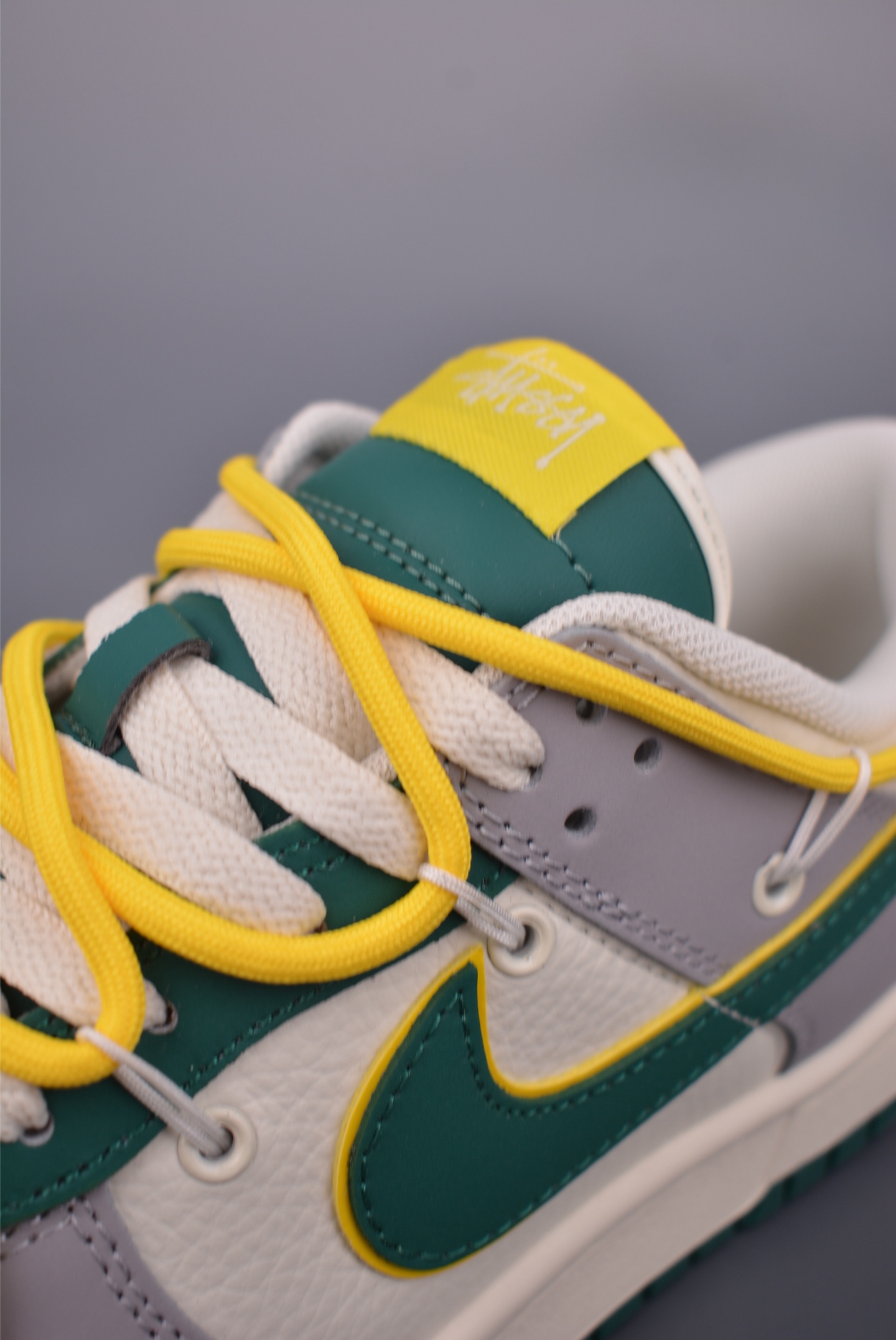 Stussy x Nike SB Dunk Low 