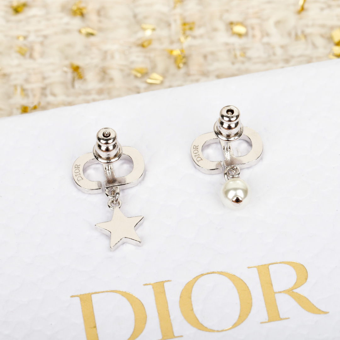 Dior star pearl earrings