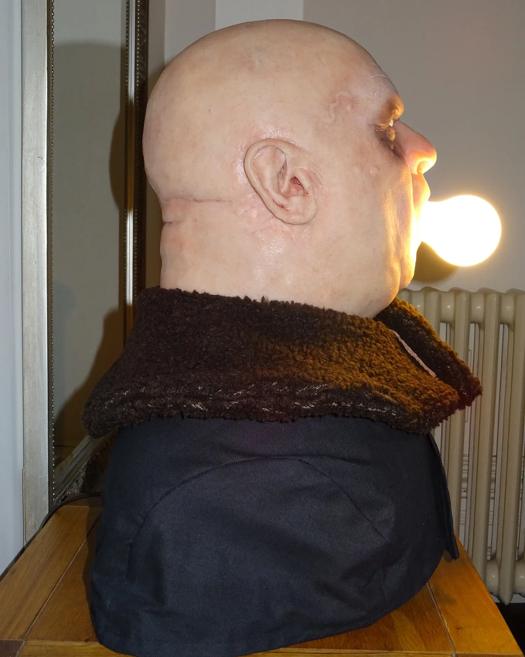 🎃HALLOWEEN SALE🎃 UNCLE FESTER LAMP (THE ADDAMS FAMILY 1964, 
