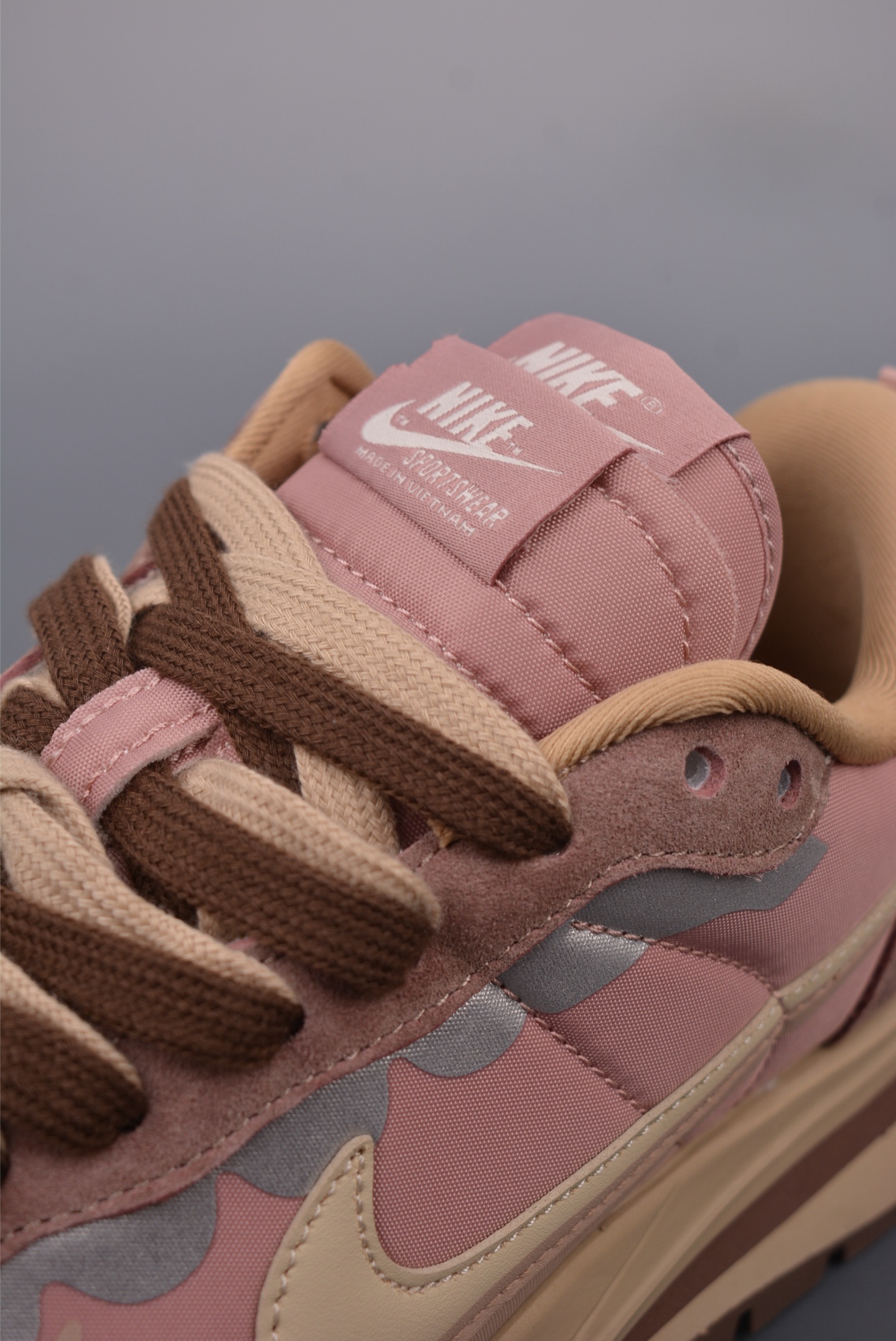 Sacai x Nike VaporWaffle 3.0 running shoes Pink and Brown Overlapping Double Hooks DD1875-301
