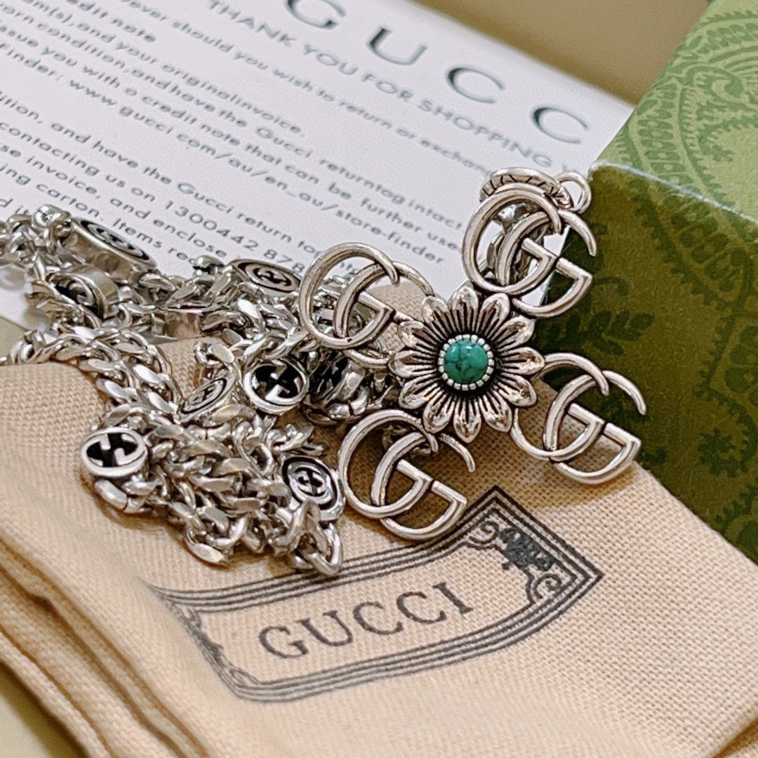 Gucci Anger Forest series cross GG chrysanthemum necklace