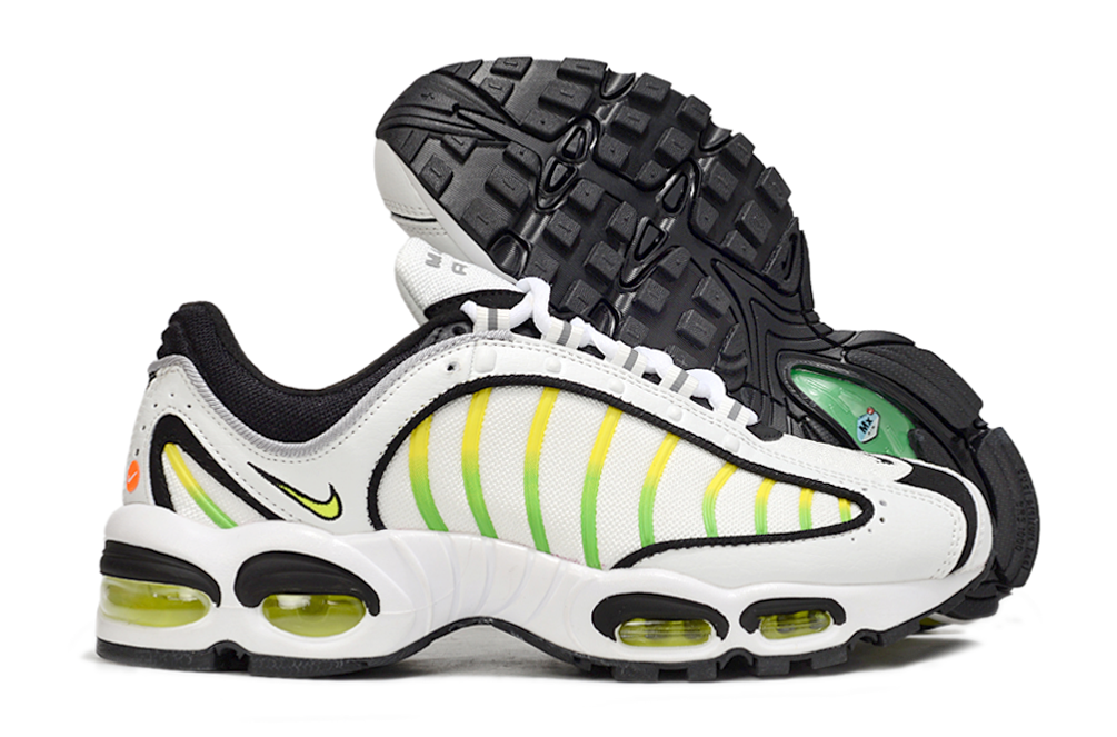 Air Max TailWind 4