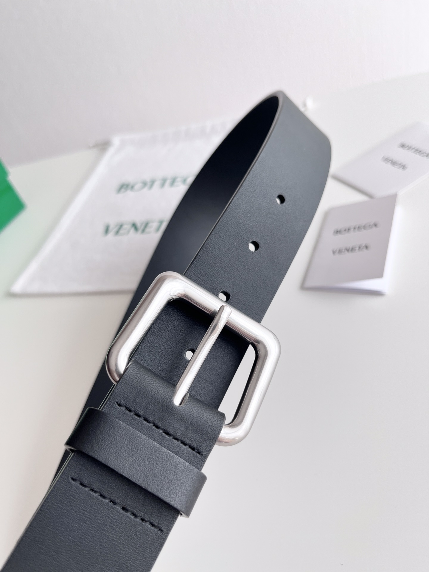 Bottega Veneta vintage pin buckle cowhide double-sided belt 3.5cm wide