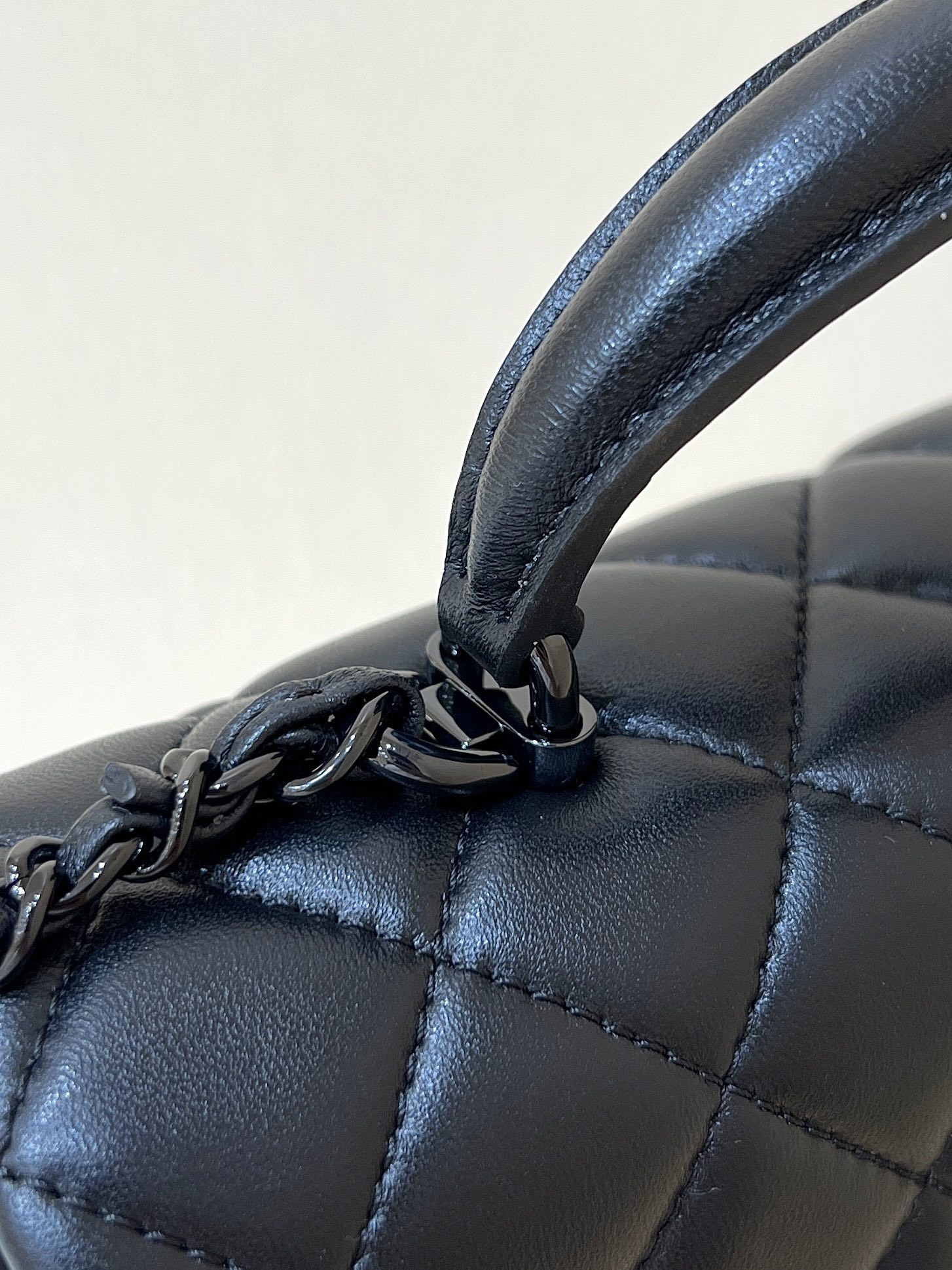 Chanel cf mini handle so black AS2431