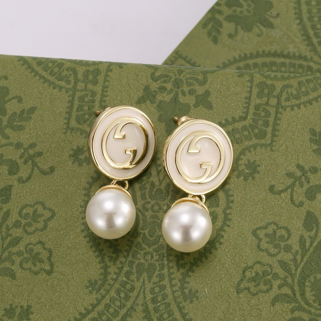 GUCCi Pearl Earrings
