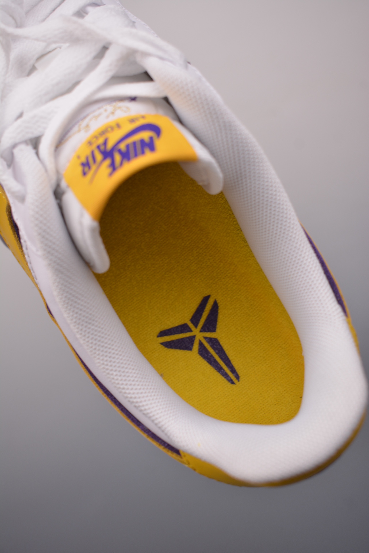 Kobe Bryant x Nike Air Force 1'07 LowWhiteVarsity Maize FZ1151-100