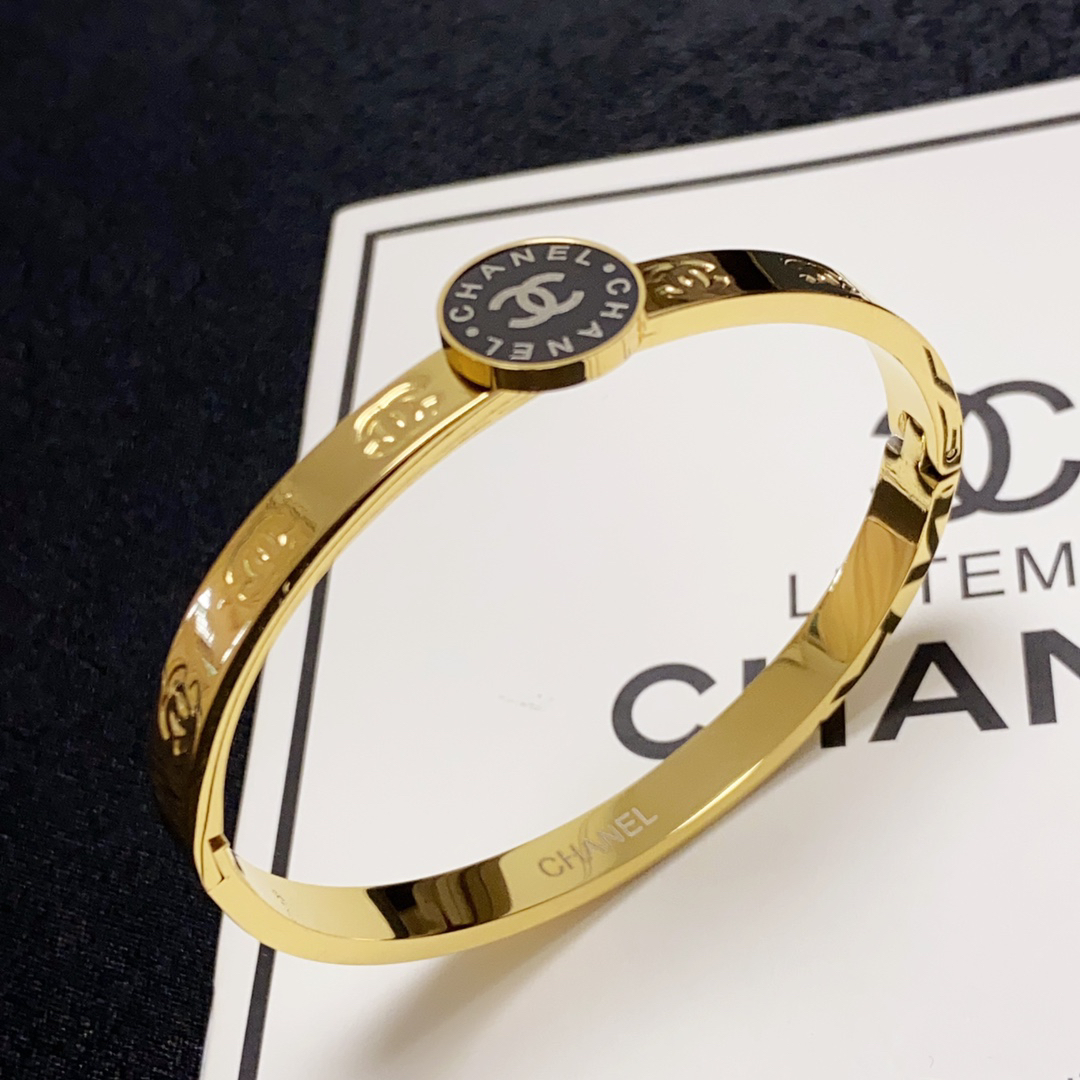 Chanel narrow engraved letter bracelet