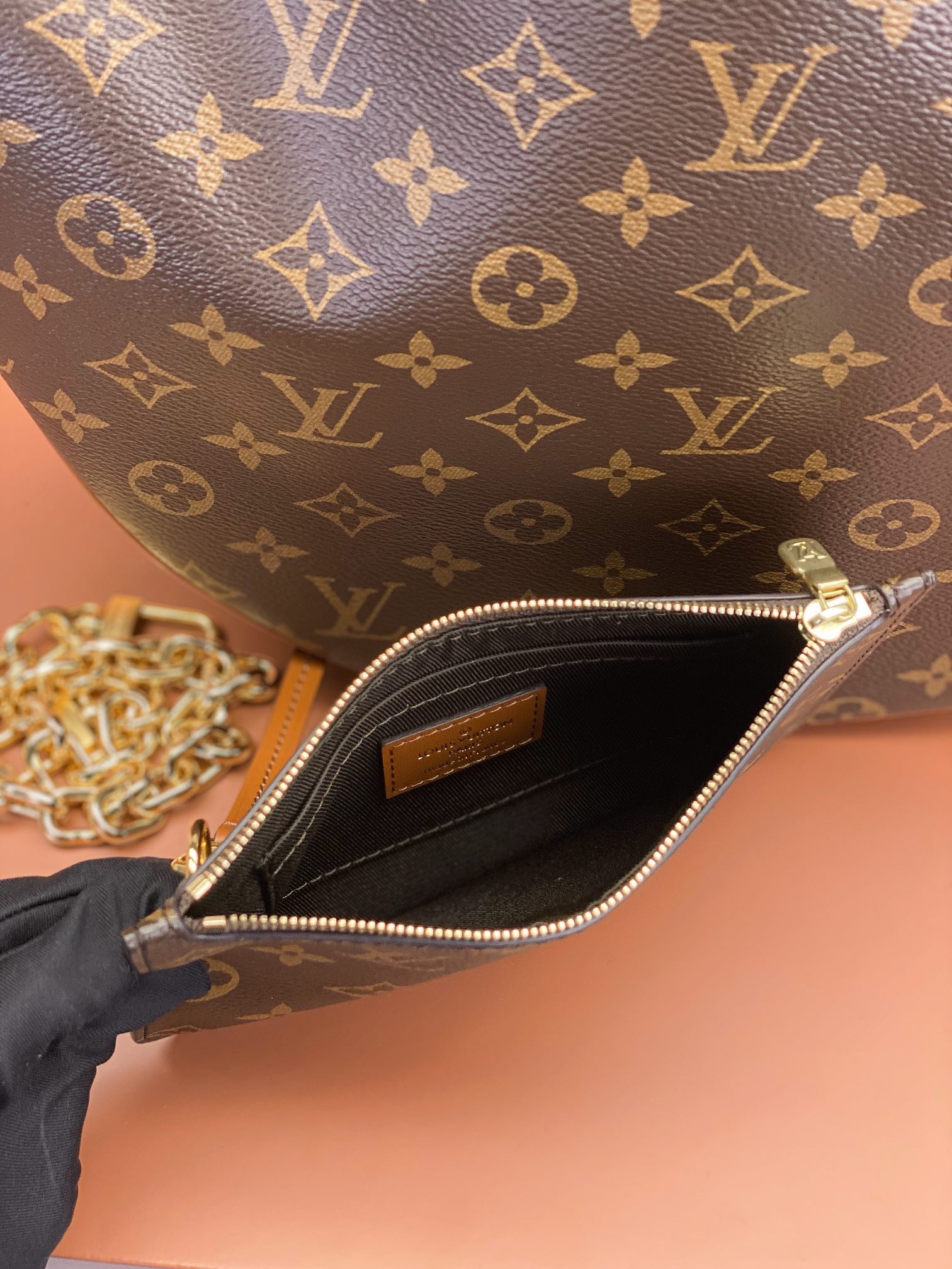 Louis Vuitton MATEL catwalk moon bag M46311
