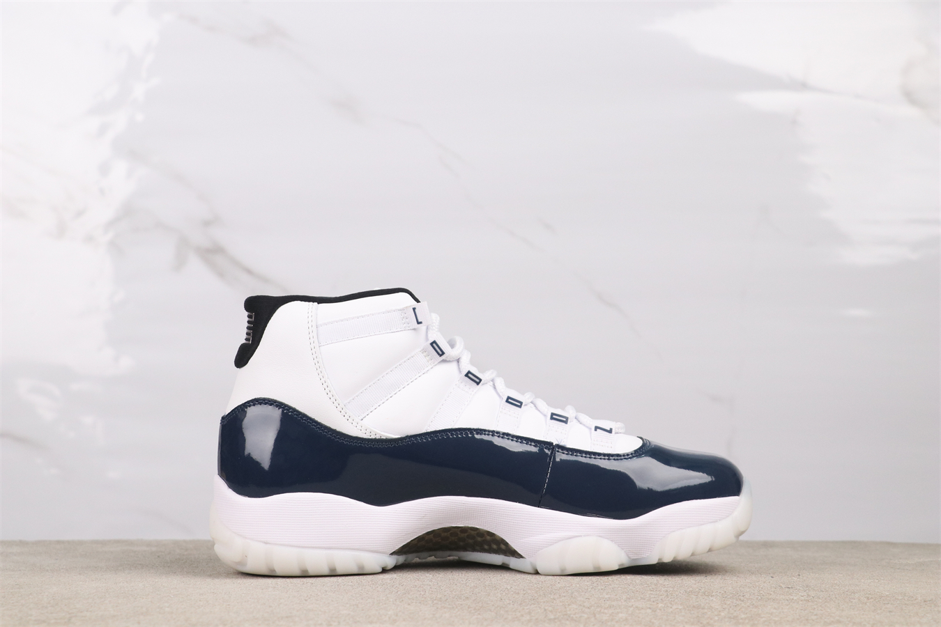 Air Jordan 11 Retro Rare Air IH0296-400