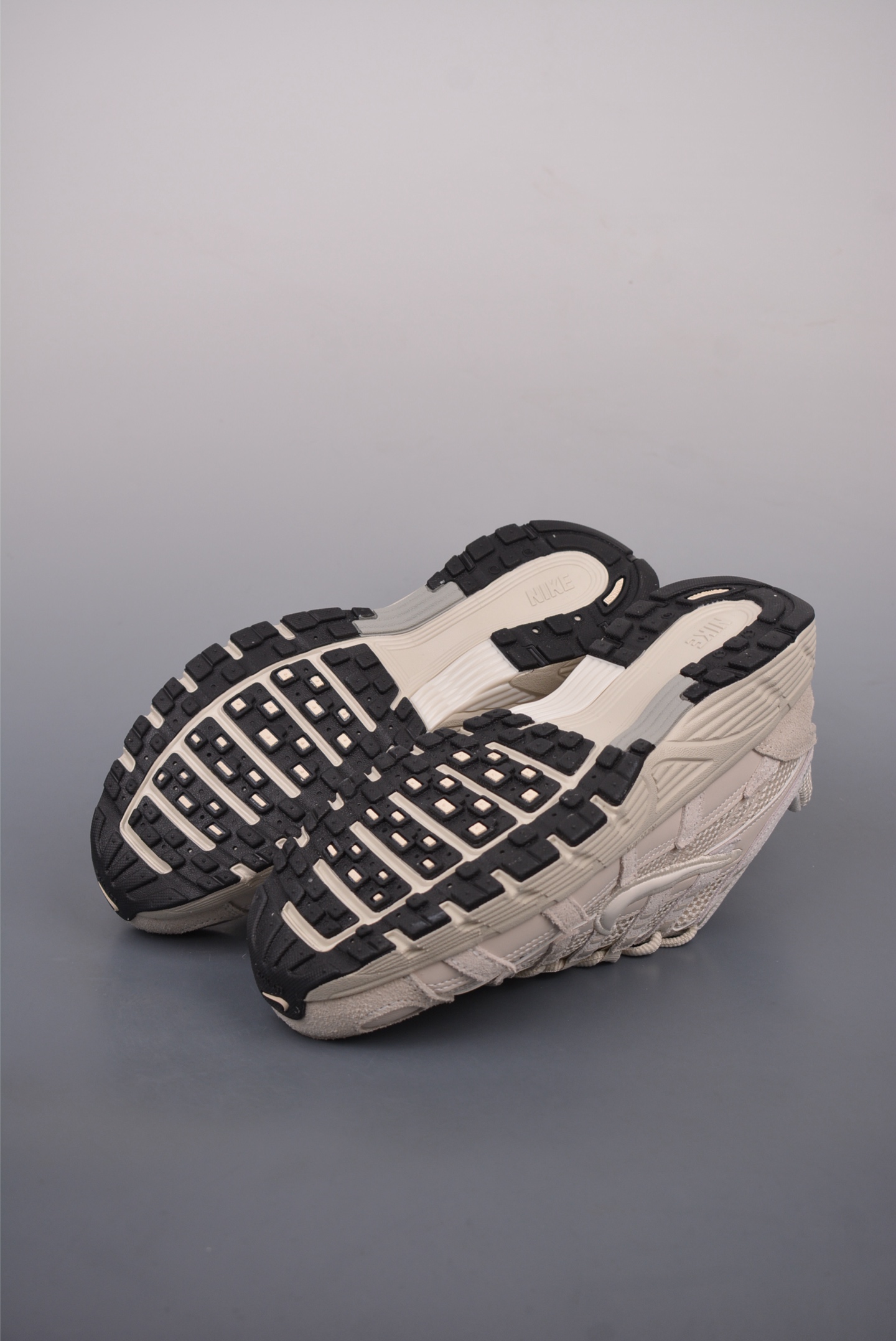 Nike Initiator Running Off-White HF0015-100