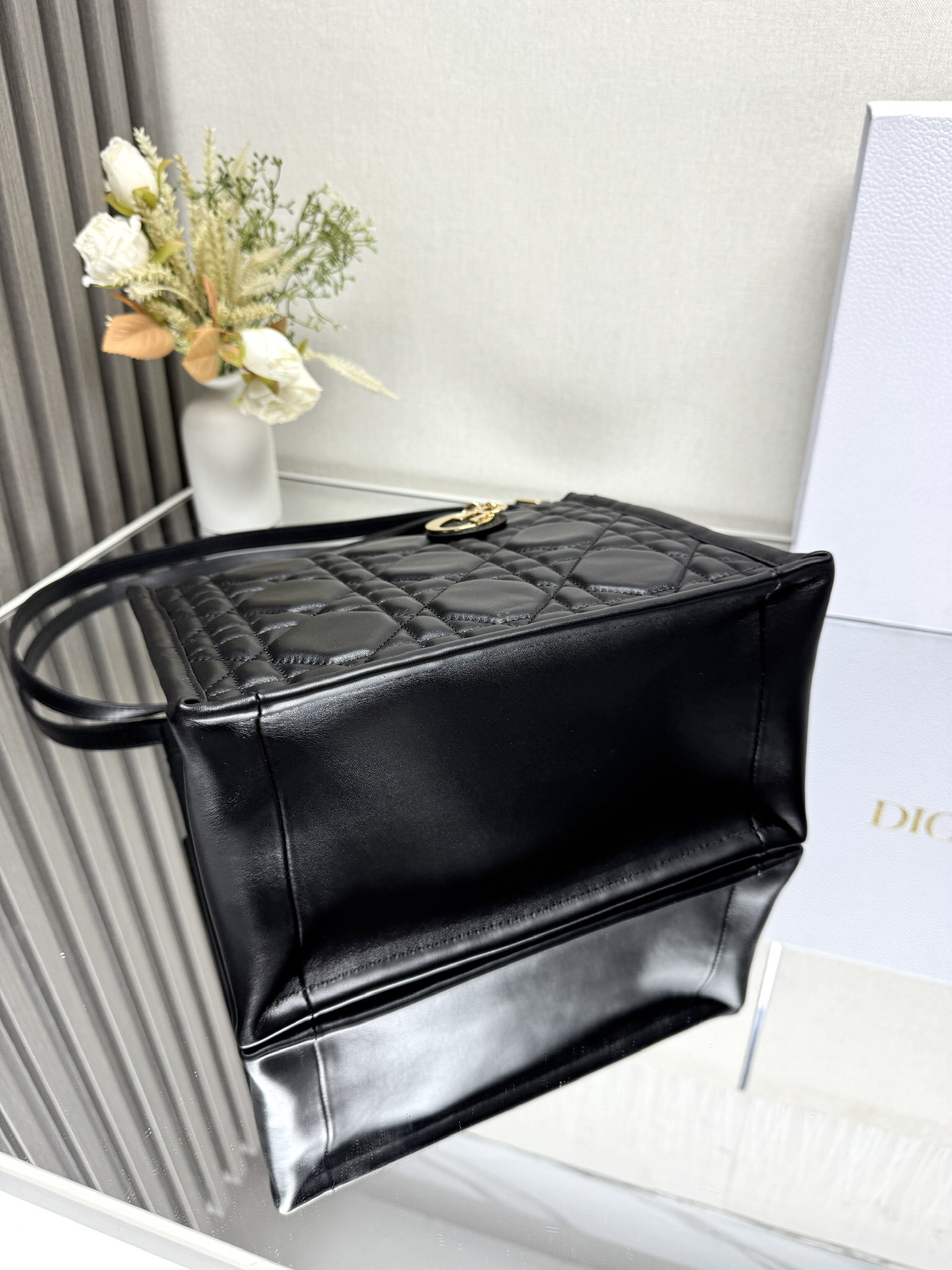 Dior BOOK TOTE handbag M1325
