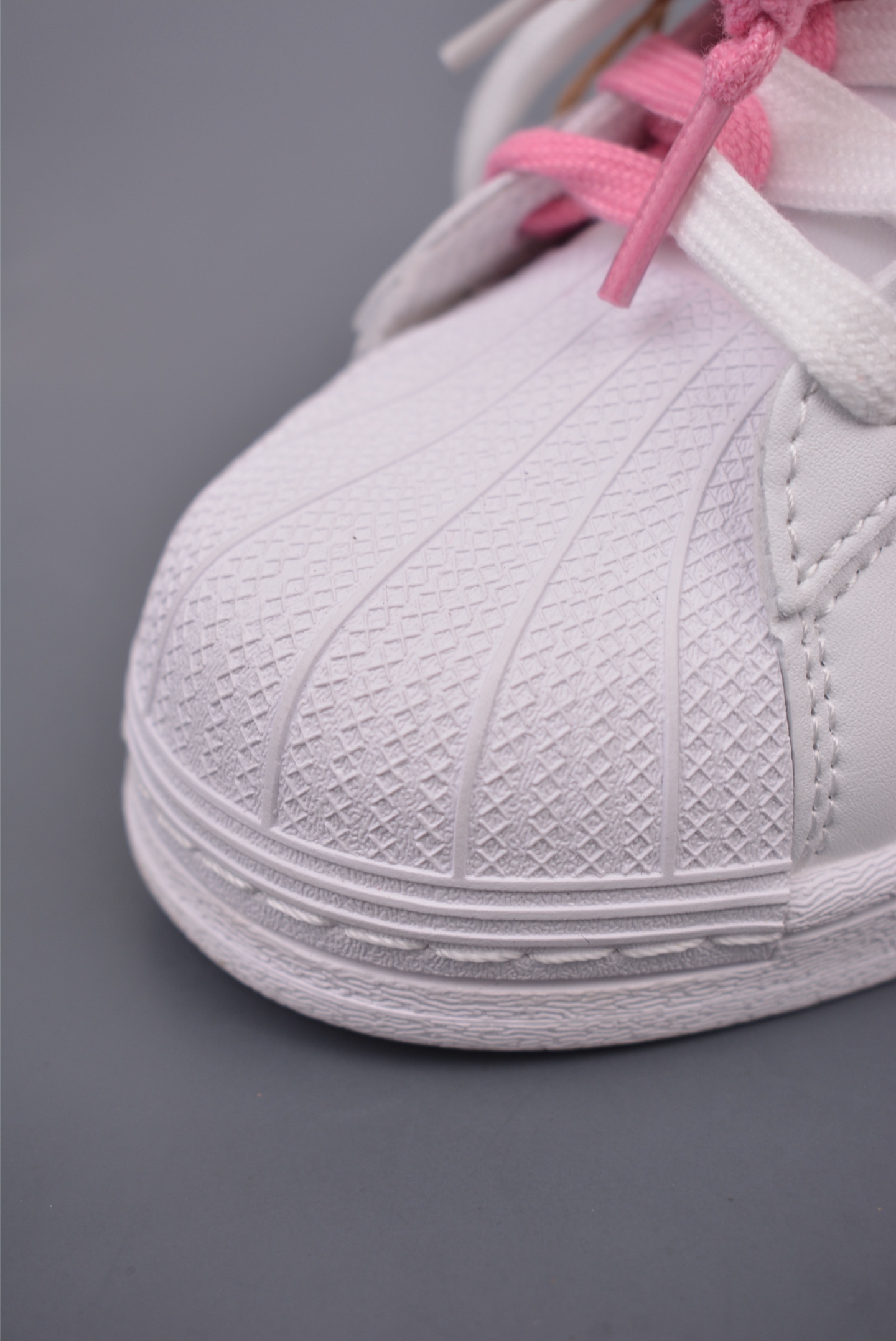 Hello Kitty x Adidas Superstar Bonega W Low White Black Red GW7168