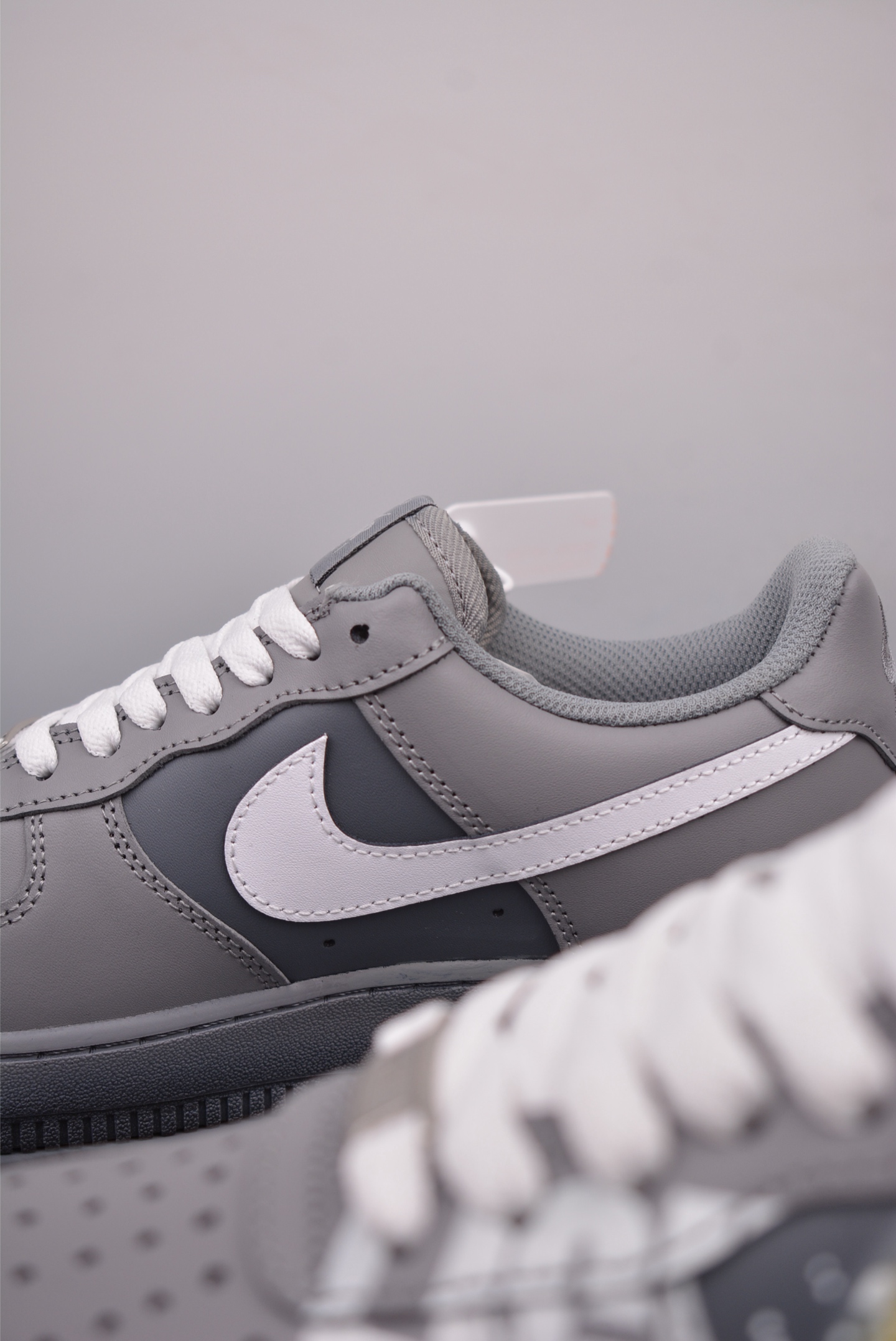 Nike Air Force 1'07 Low Grey and White Graffiti CW2288-111
