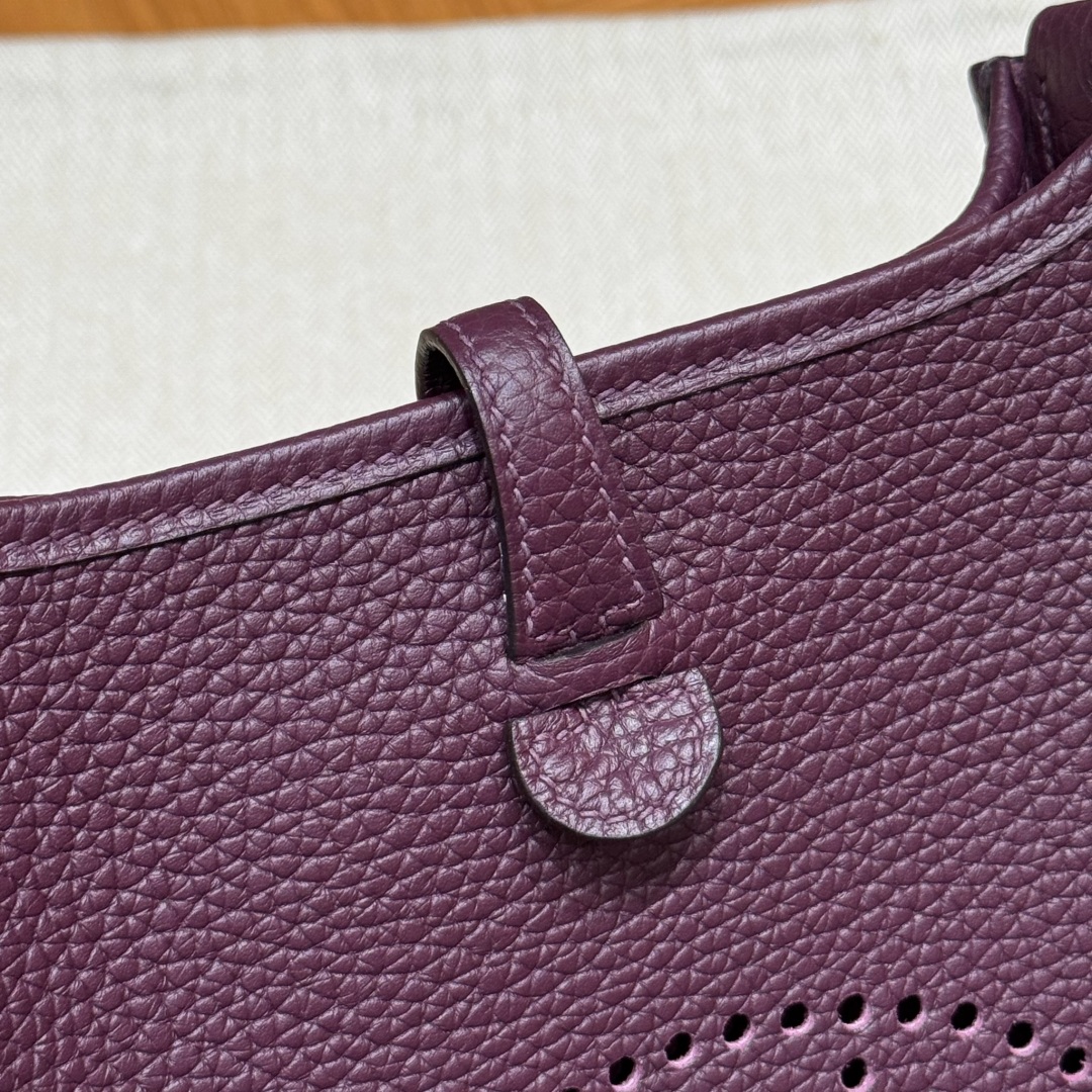 Hermès Evelyne N5Cassis Handbag (Handmade to Order)