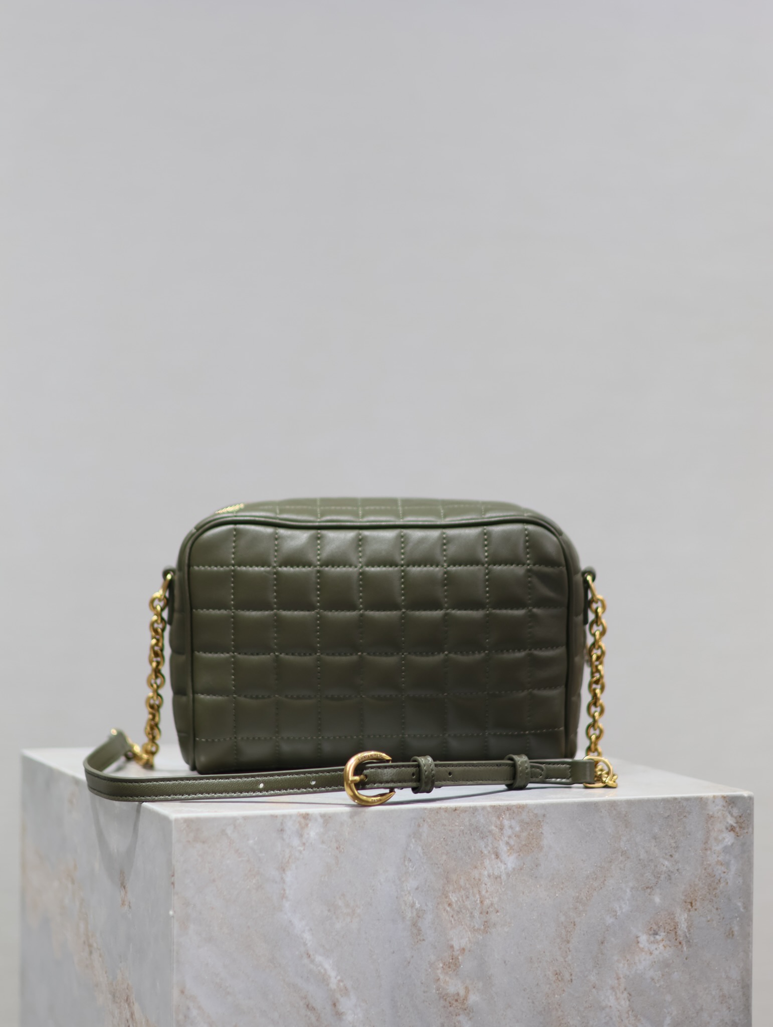 Yves Saint Laurent LE CASSANDRE MATELASSÉ CARRÉ sheepskin camera bag 764809