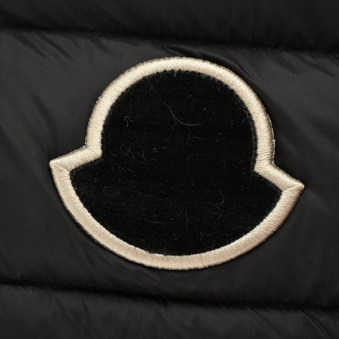 Moncler Vanoise down hooded vest