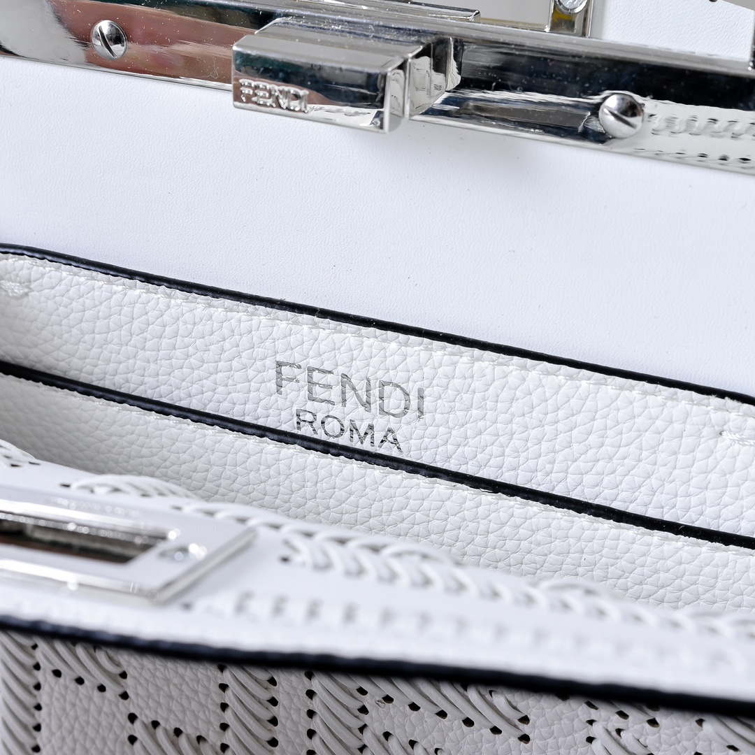 FENDI ekaboo iseeu small bag 3372