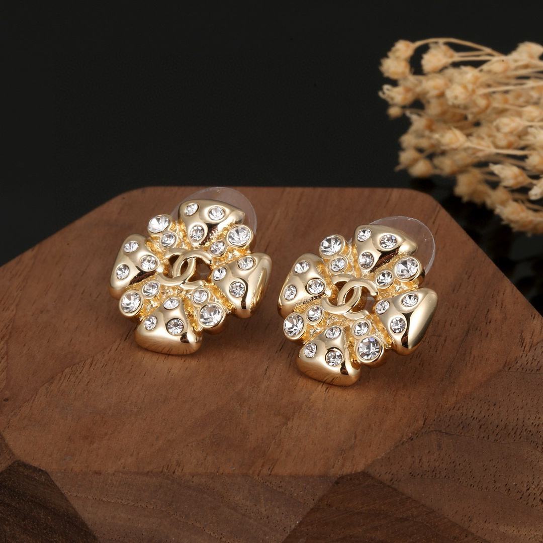 Chanel four-leaf clover diamond earrings