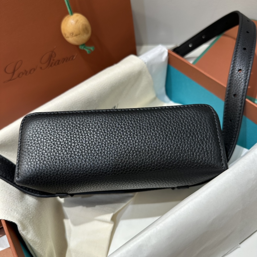 Loro Piana Extra pocket L16 waist bag