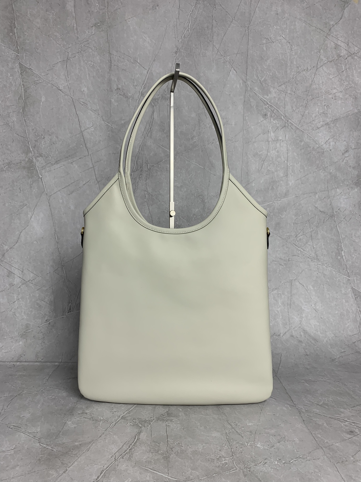 Miu Miu hobo tote 5BG231