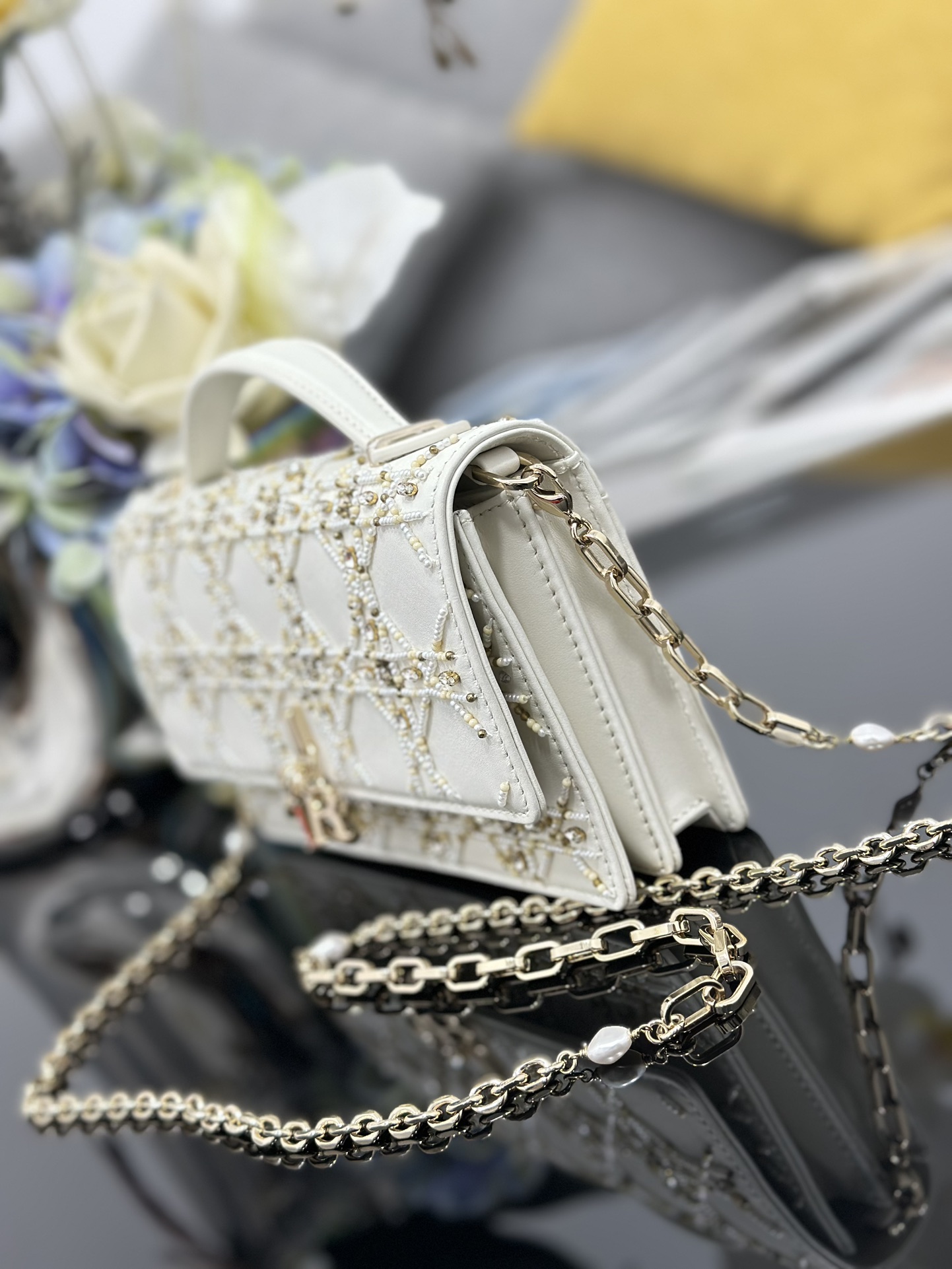 Dior Embroidered Gold Beads Chain Bag M0997