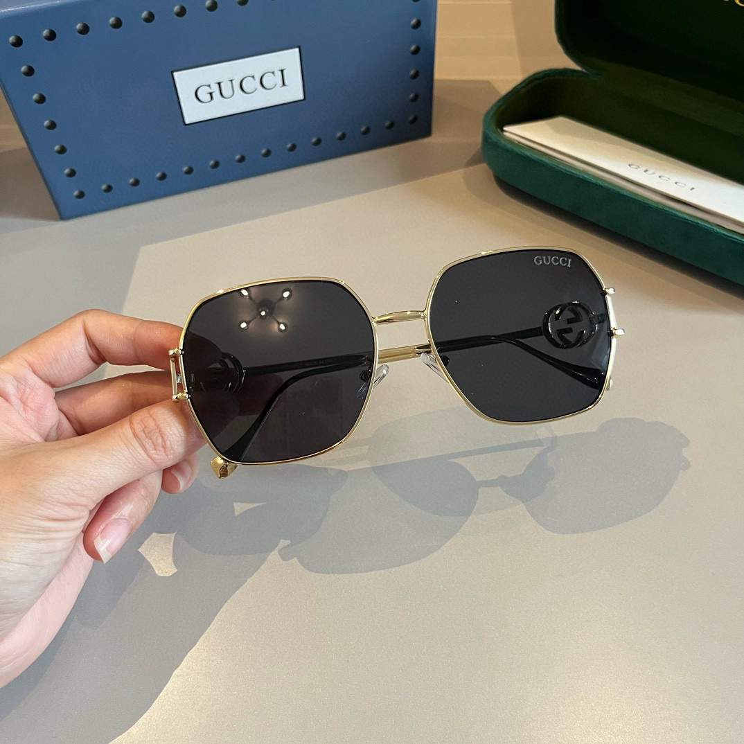 Gucci Square Frame Sunglasses