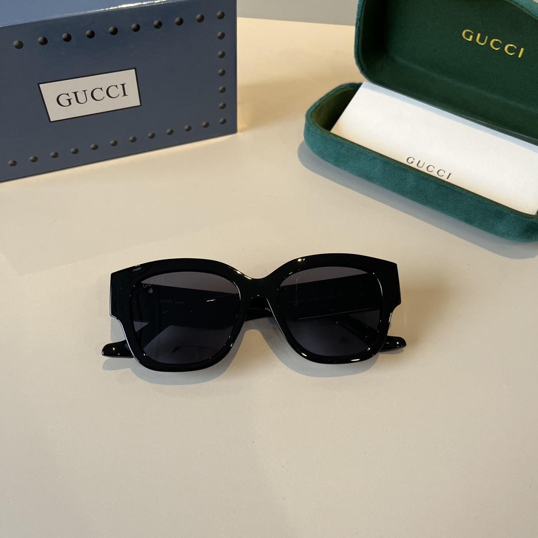Gucci Round Frame Sunglasses