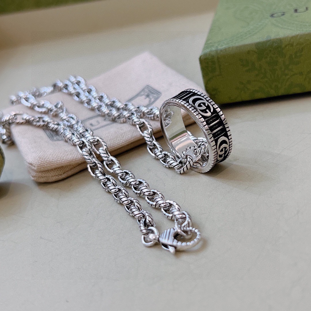 Gucci Anger Forest Series GG Ring Vintage Necklace