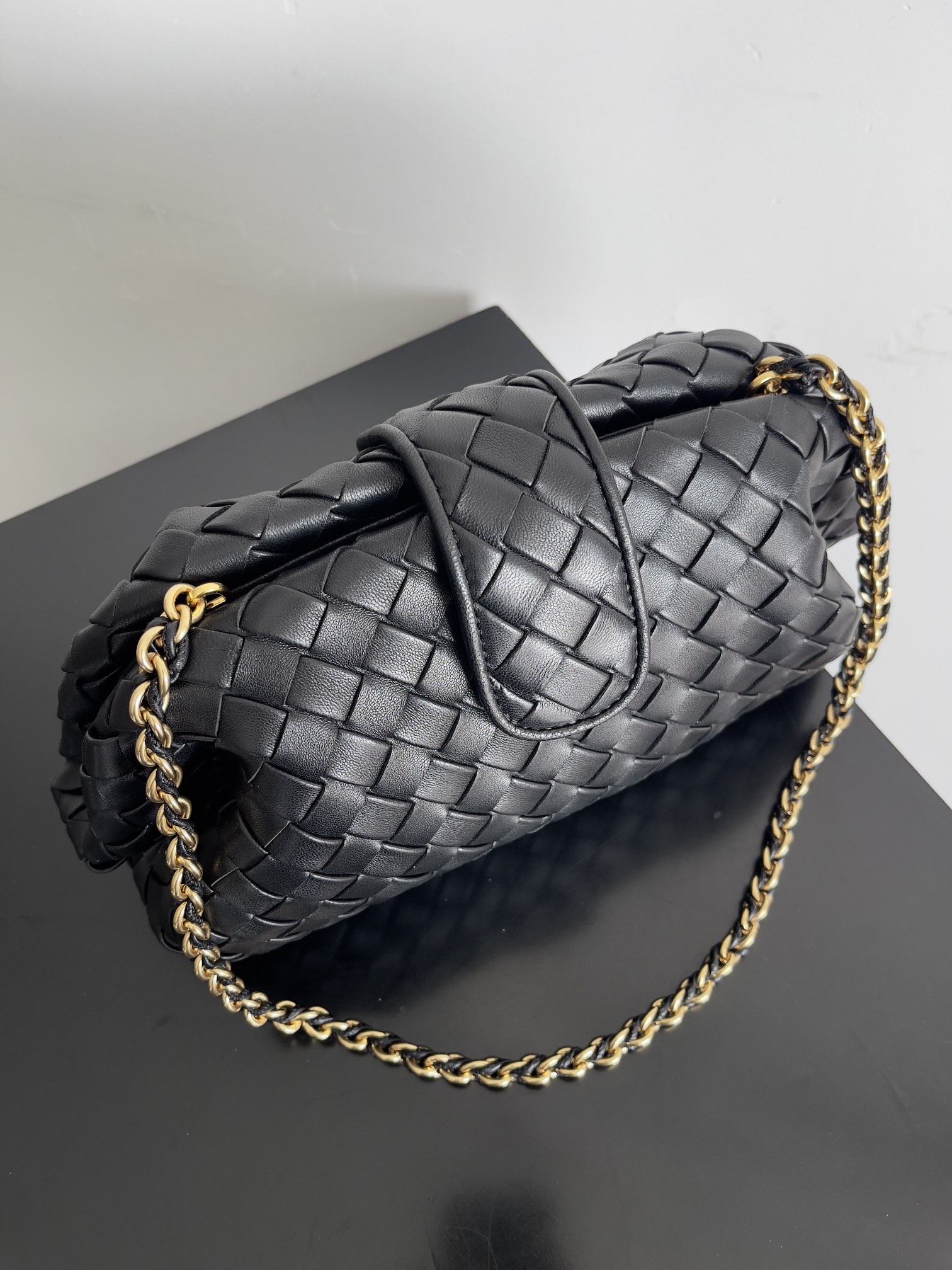 Bottega Veneta LAUREN CLUTCH chain clutch bag 785807