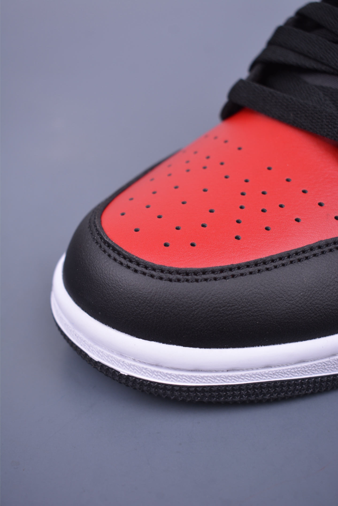 Nike Air Jordan 1 Mid AJ1 Basketball Shoes Black and Red DQ8426-067