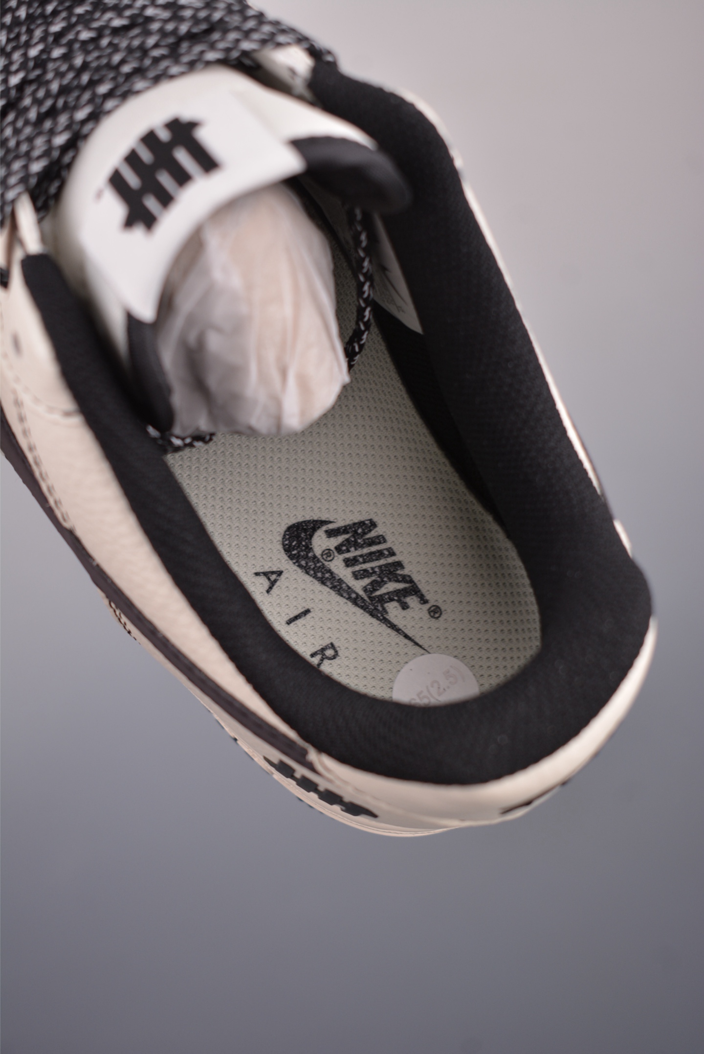 UN x Nike Air Force 1’07 Low White Ink Black UN2588-121