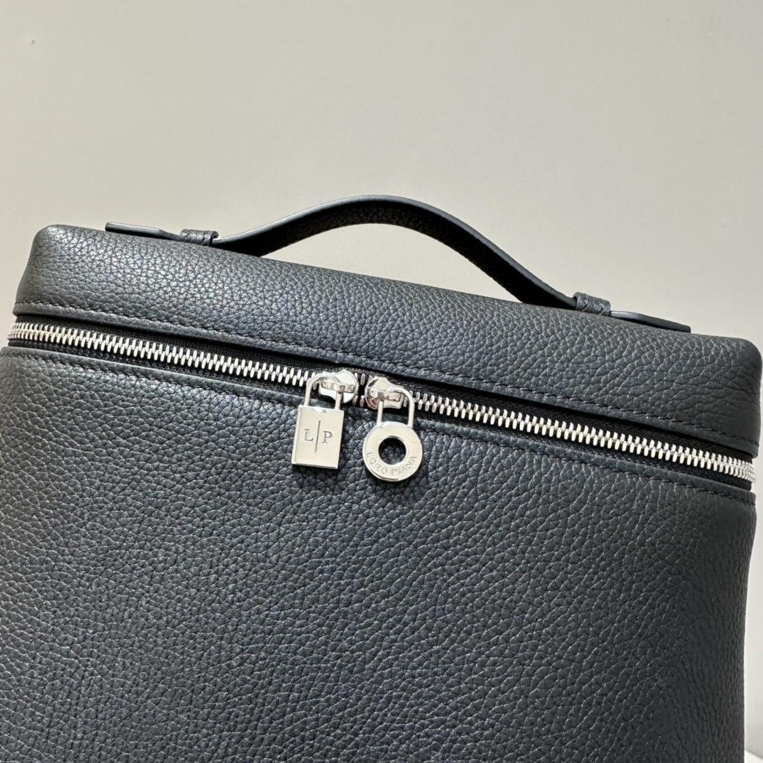 Loro Piana Extra pocket L23.5 backpack