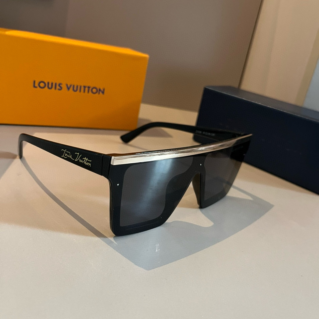 Louis Vuitton square-frame sunglasses