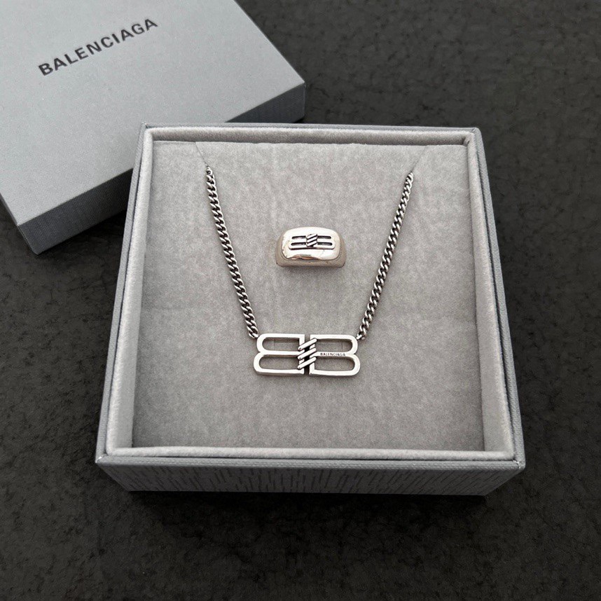 Balenciaga BB Ring