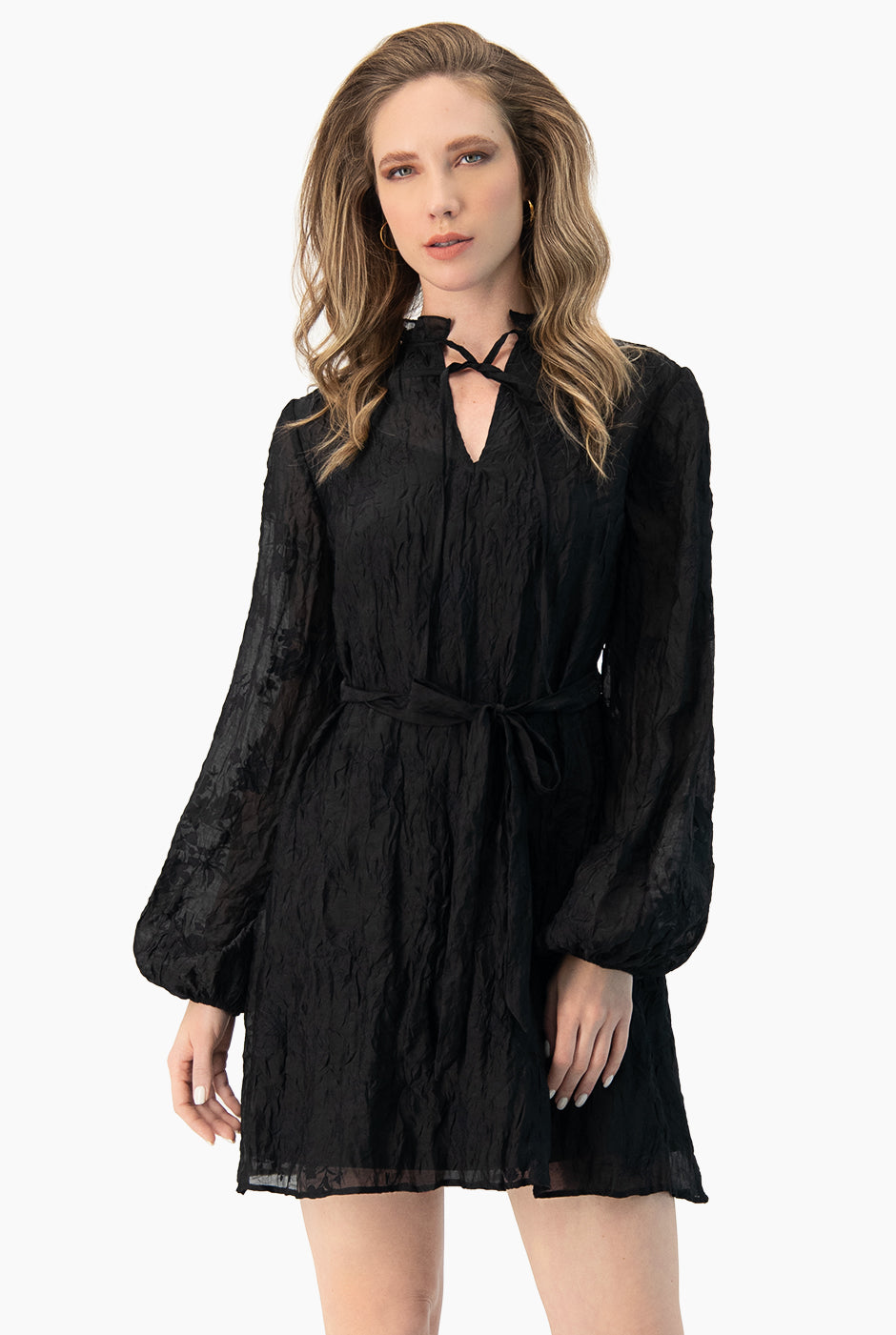 Vestido negro de manga larga