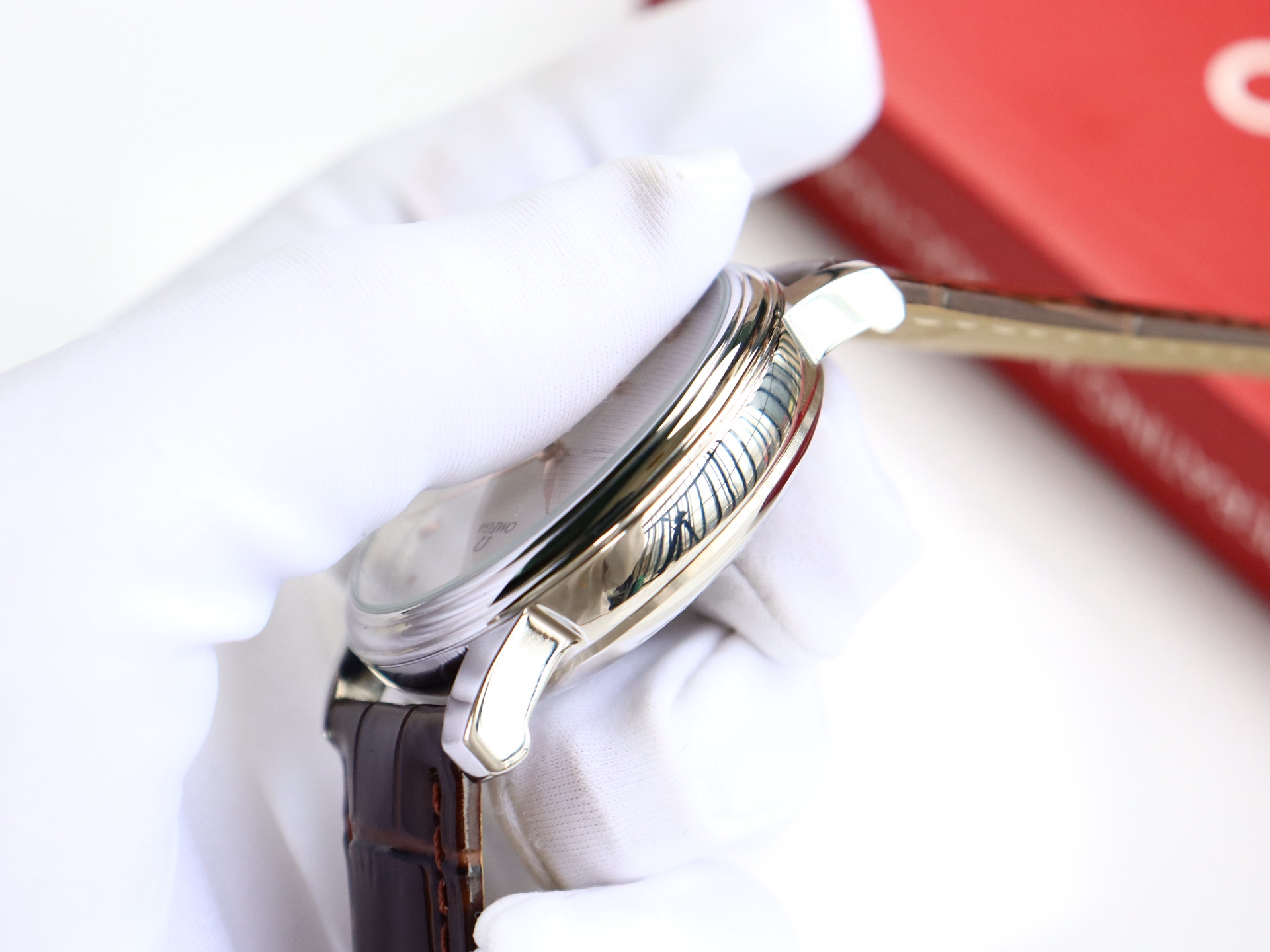 Omega De Ville series two-hand semi-mechanical men's watch
