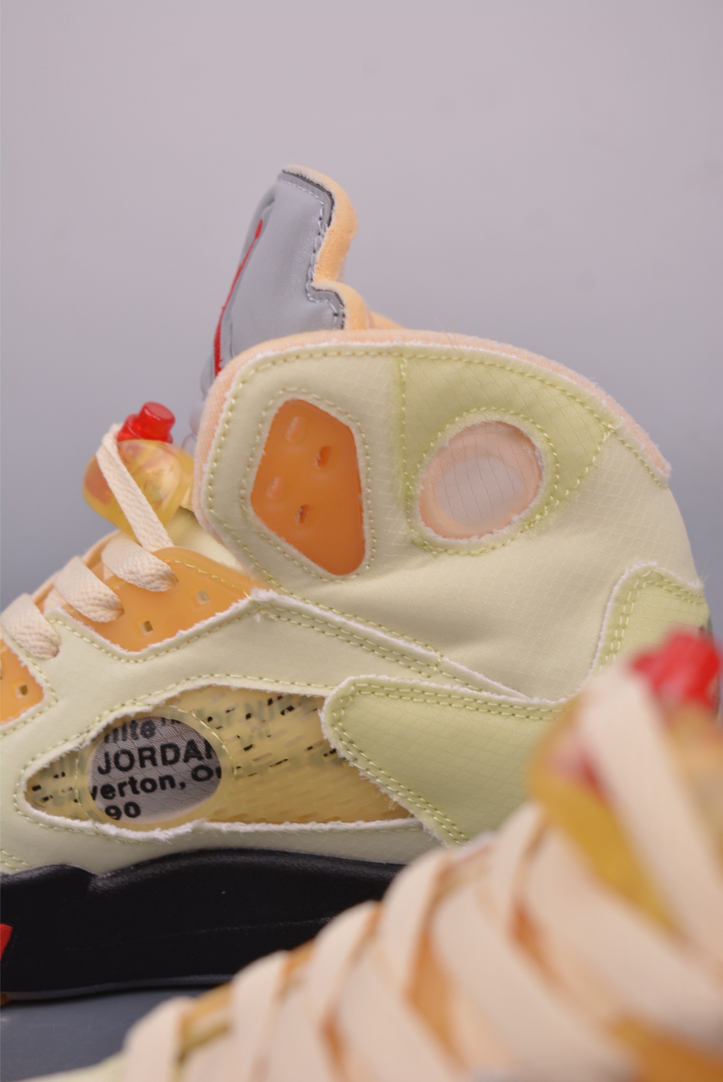 OFF-WHITE x Jordan Air Jordan 5 Retro SP basketball shoes OW cream white red black DH8565-100