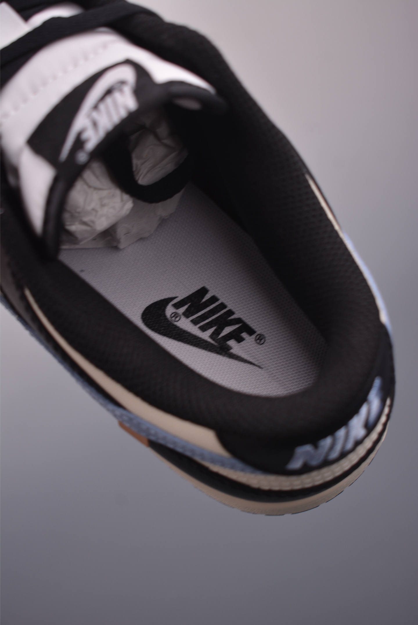 Nike SB Dunk Low 