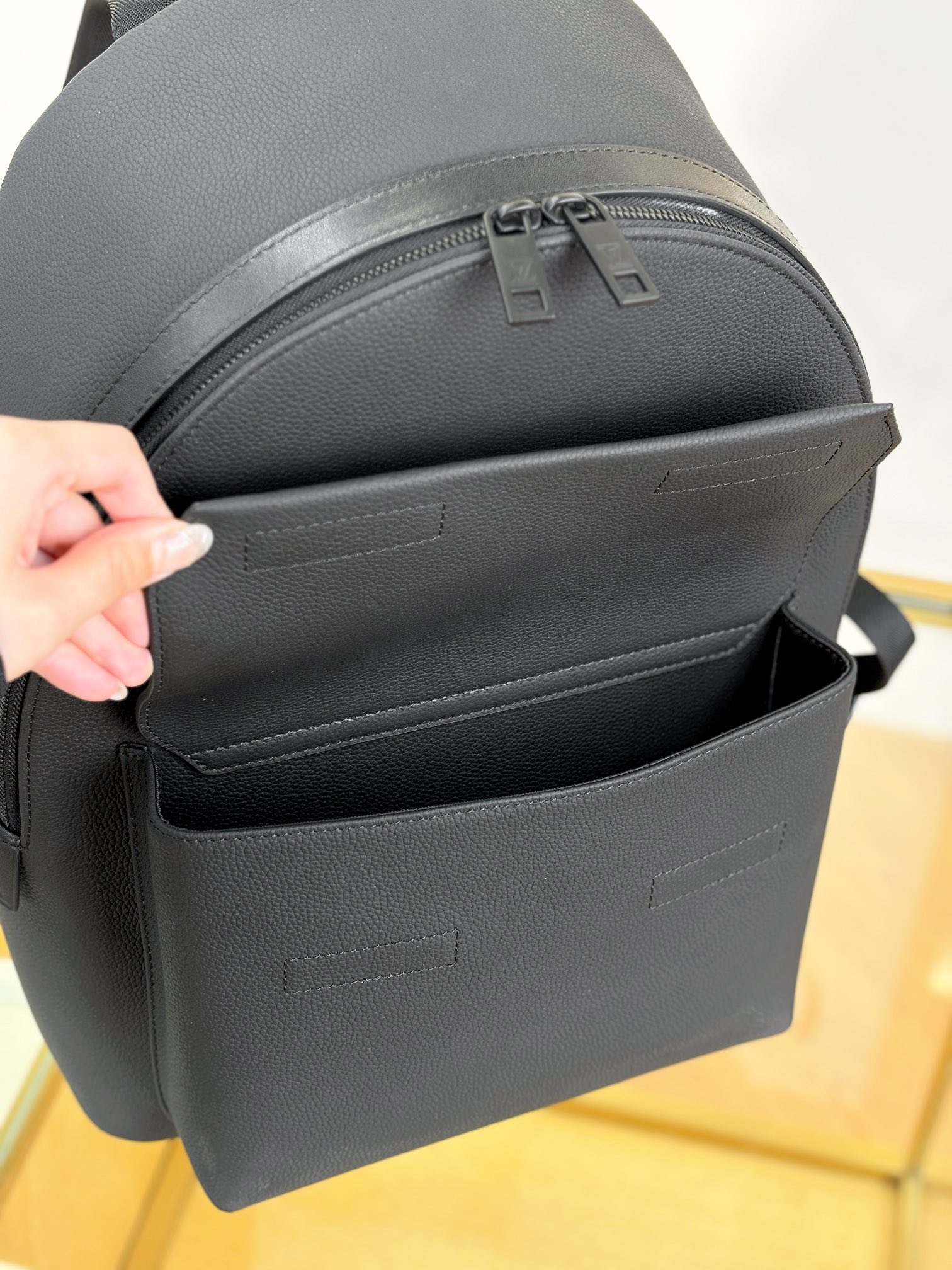 Louis Vuitton TAKEOFF Backpack M57079