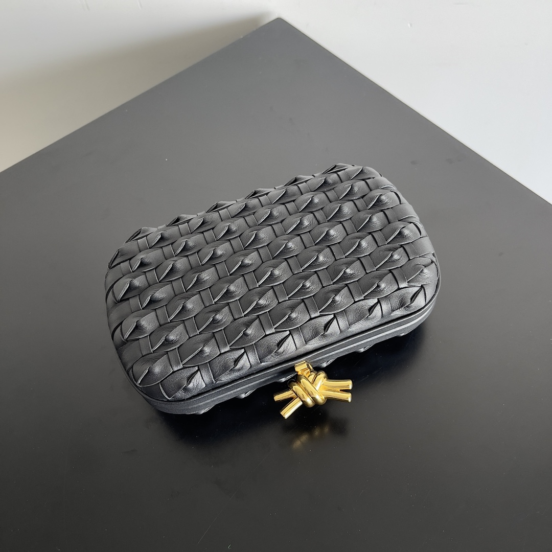 Bottega Veneta Knot woven evening bag 717622