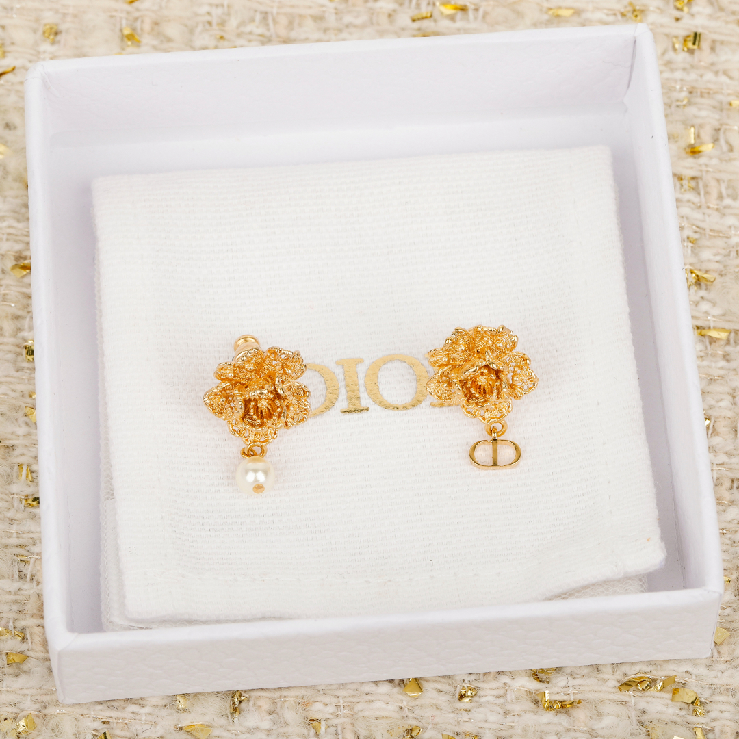 Dior flower cd pearl earrings