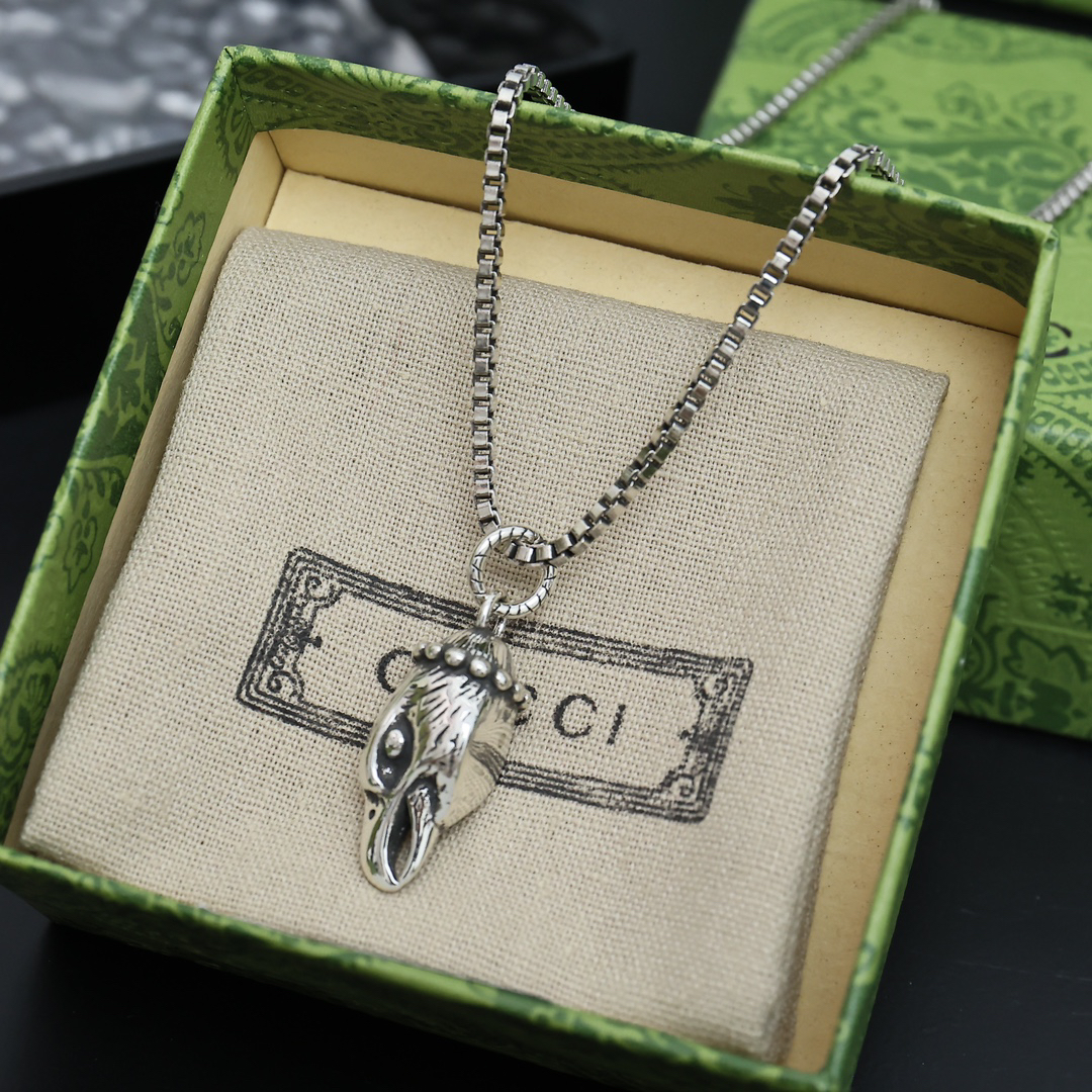 Gucci Anger Forest series eagle head vintage necklace