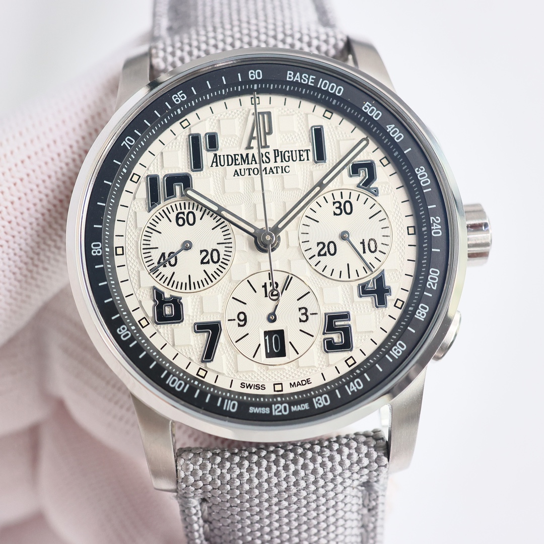 Audemars Piguet Royal Oak 26048 Offshore RW4 41 Chronograph Mechanical Watch
