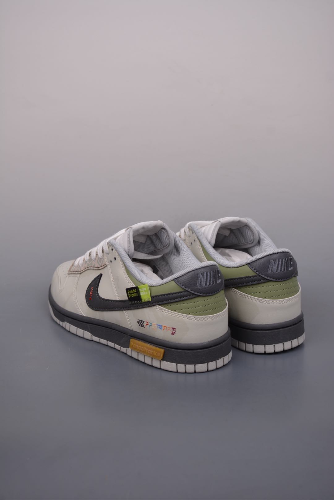 Nike SB Dunk Low Grey Fog light gray Heishan goes to Tibet for graffiti DD1391-103