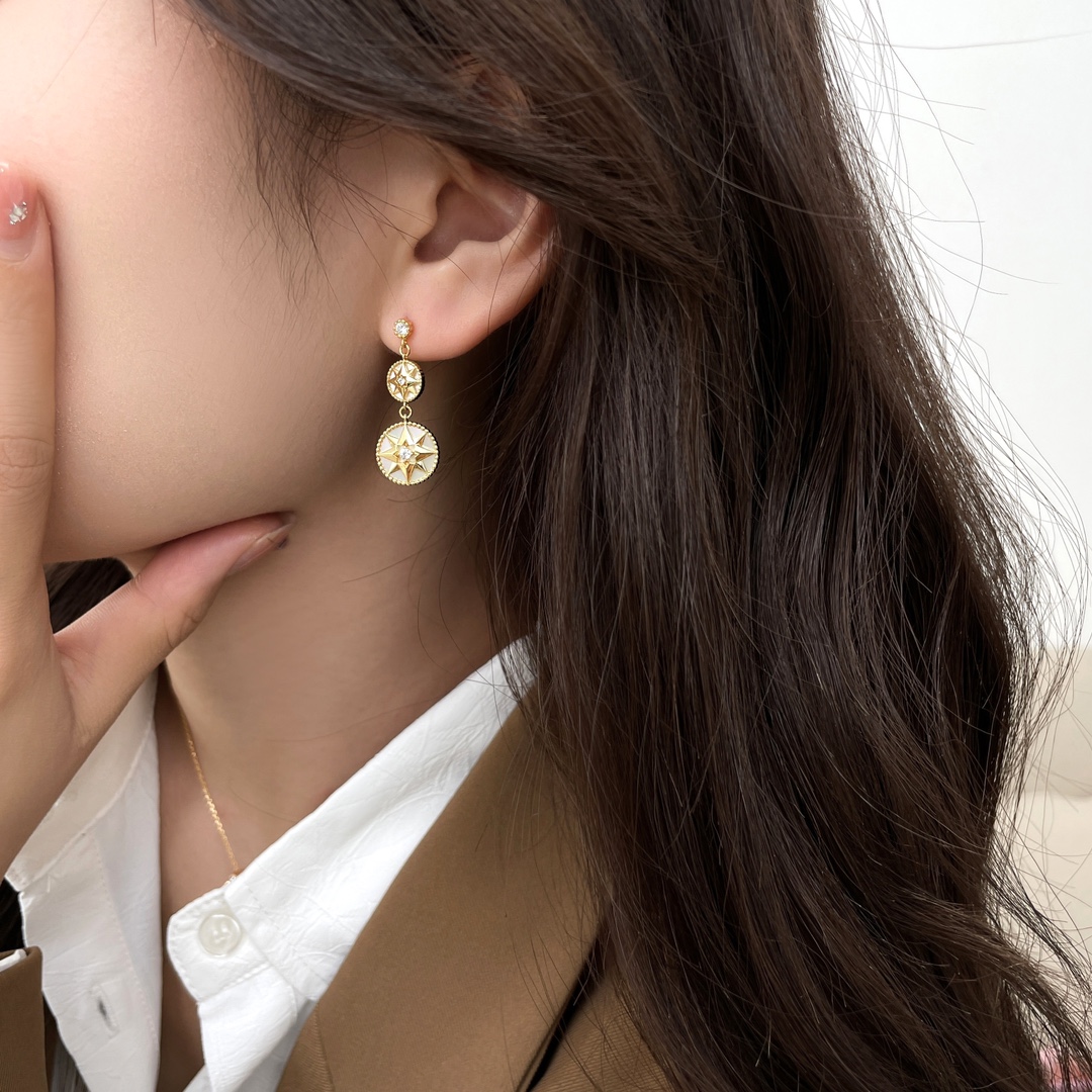 Dior eight-pointed star compass earrings