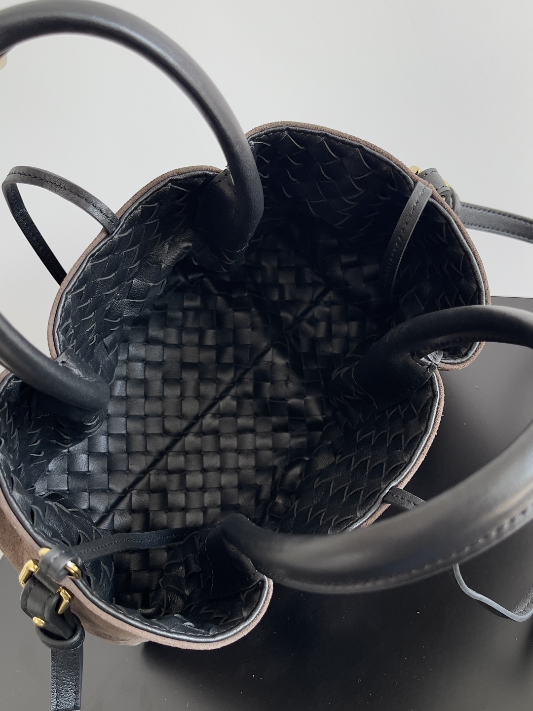 BOTTEGA VENETA 2025 PINACOTECA Small Bag 819004