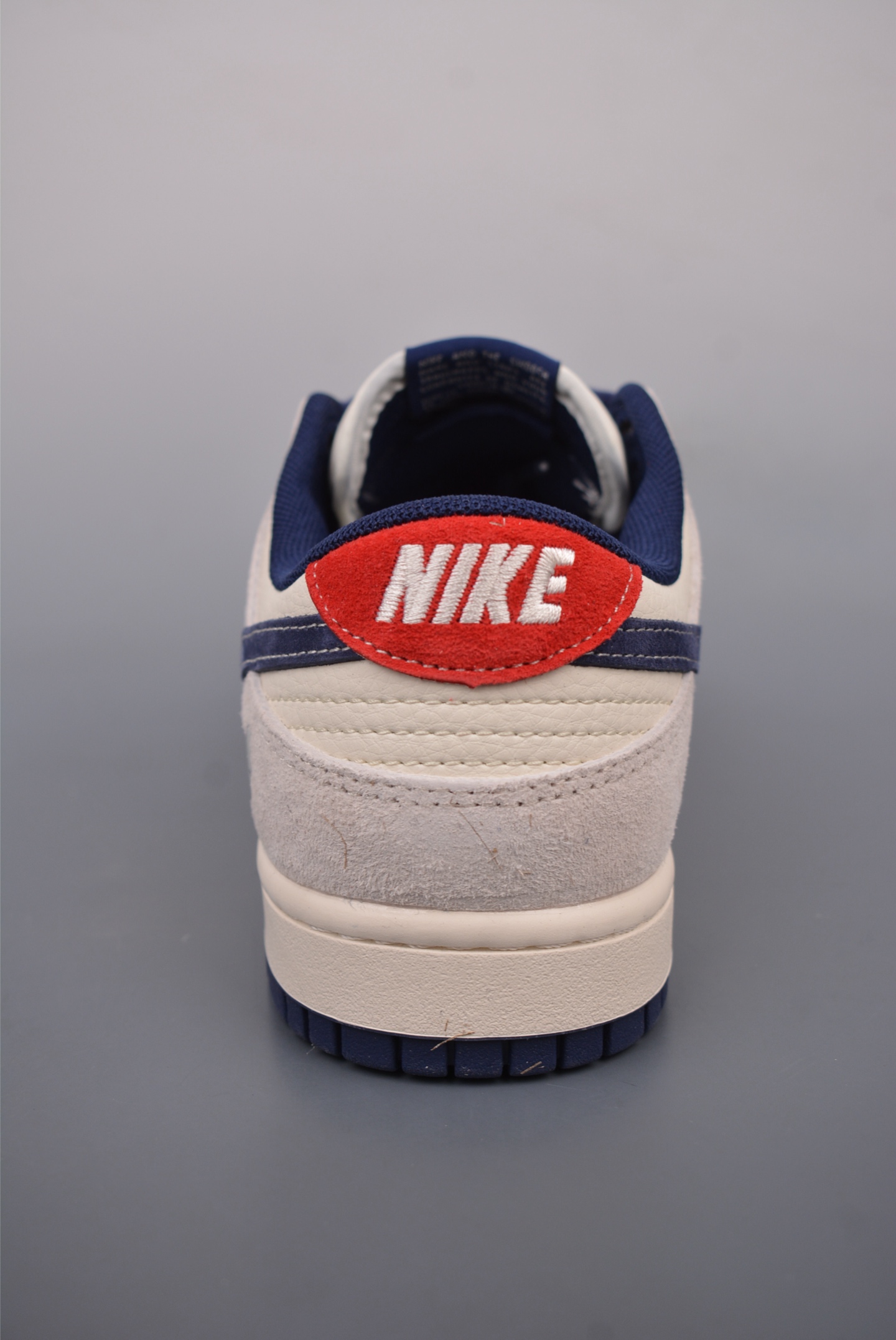 Kaws x Nike SB Dunk Low Retro Off-White Navy YX5066-249