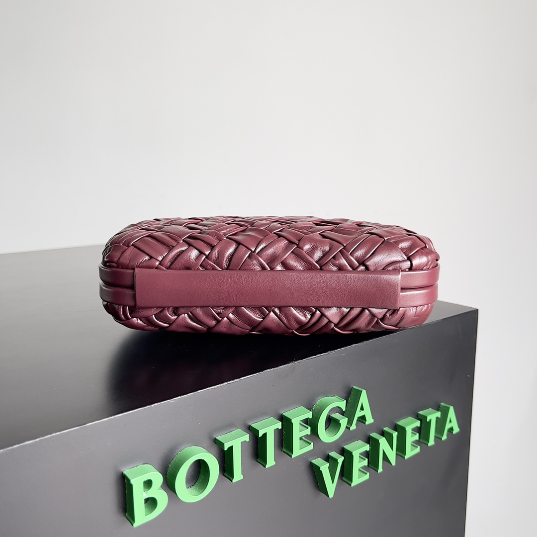 Bottega Veneta Knot woven evening bag 717622