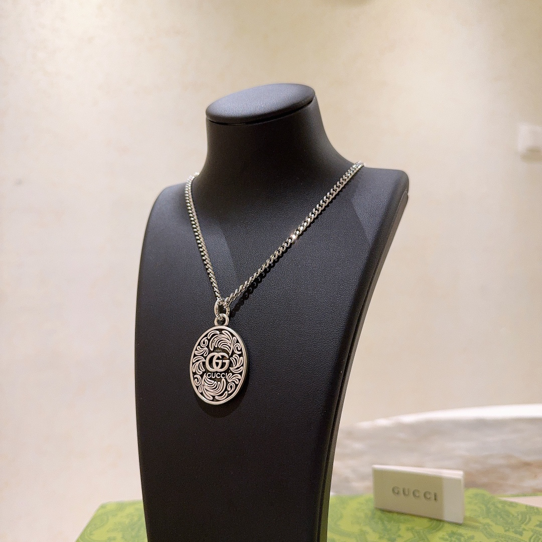 Gucci Anger Forest Series GG Round Vintage Necklace